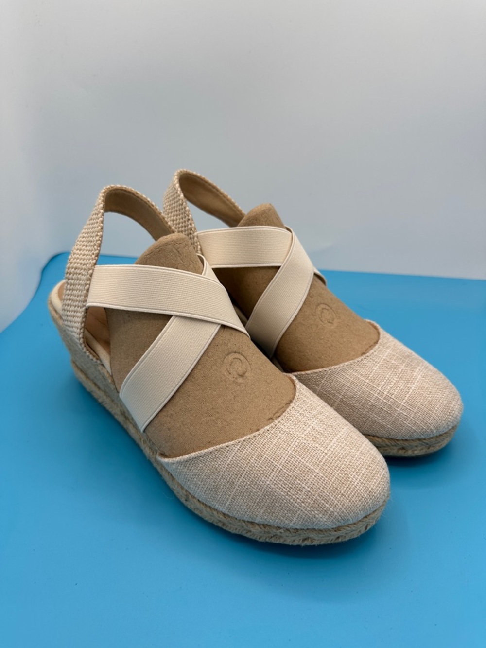 NEW! Neutral Cross-Strap Espadrille Wedge Sandals in Beige Womens size 7.5